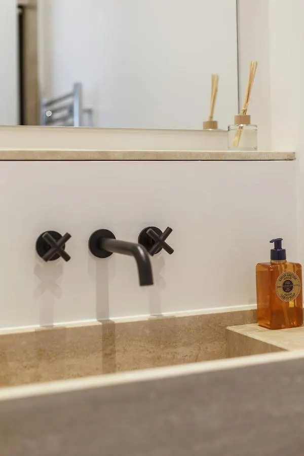 Modern 3bdr/3bath - Louvre Museum/tuileries Appartement Parijs
