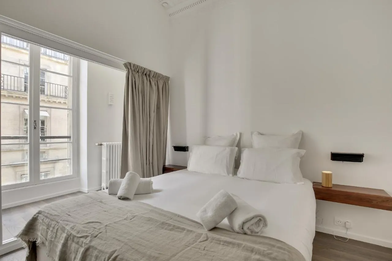 Modern 3bdr/3bath - Louvre Museum/tuileries Apartment Paris