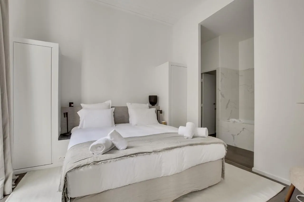Appartement Modern 3bdr/3bath - Louvre Museum/tuileries Parijs